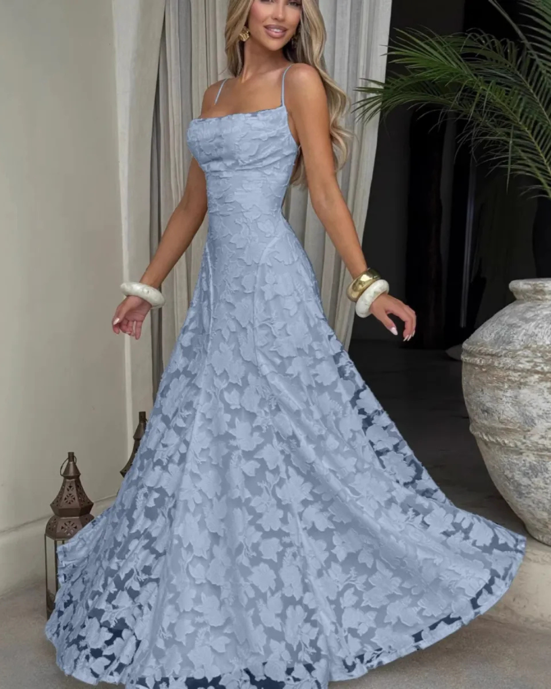 LAURA - Vestido Satinado con Escote en V