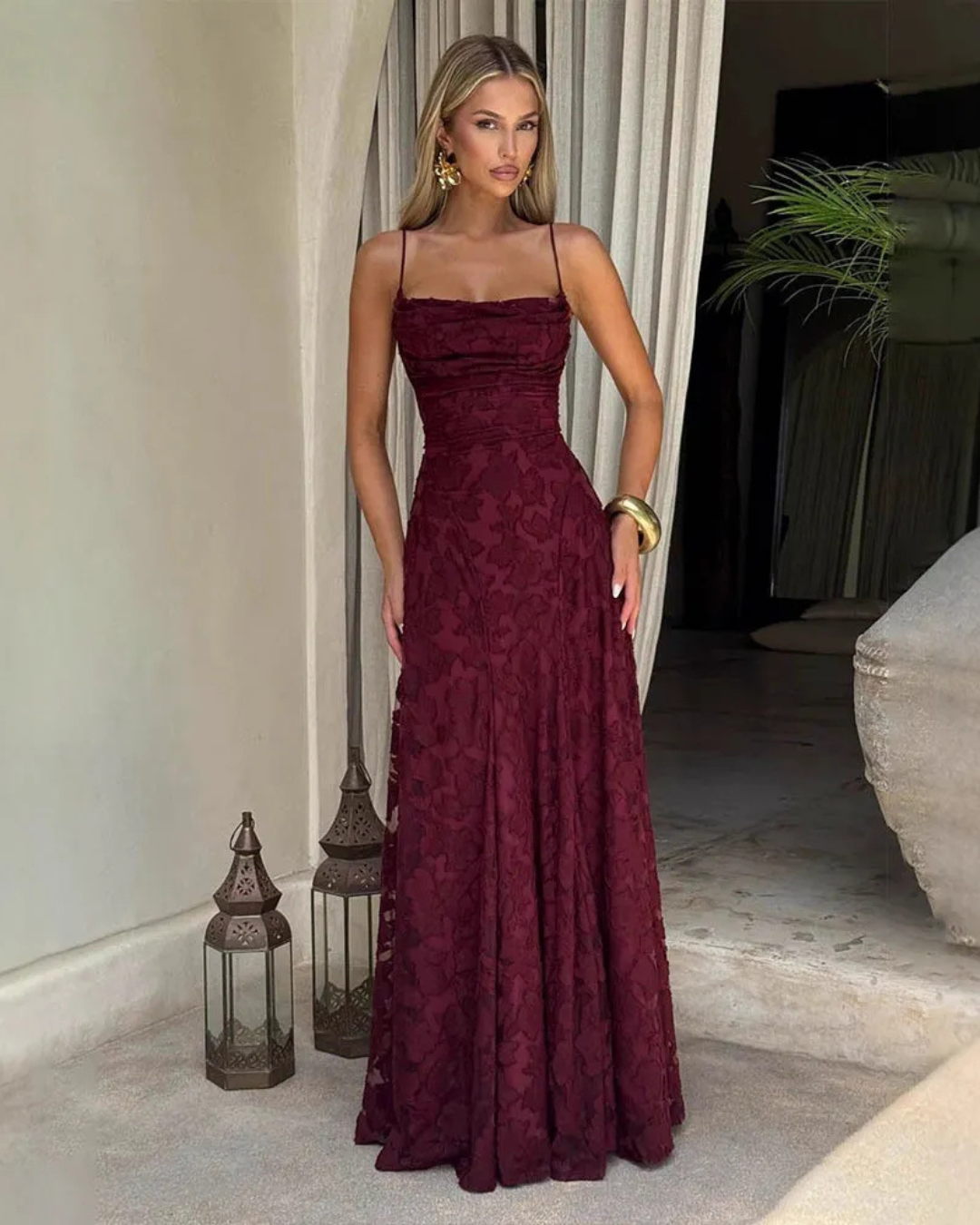 LAURA - Vestido Satinado con Escote en V